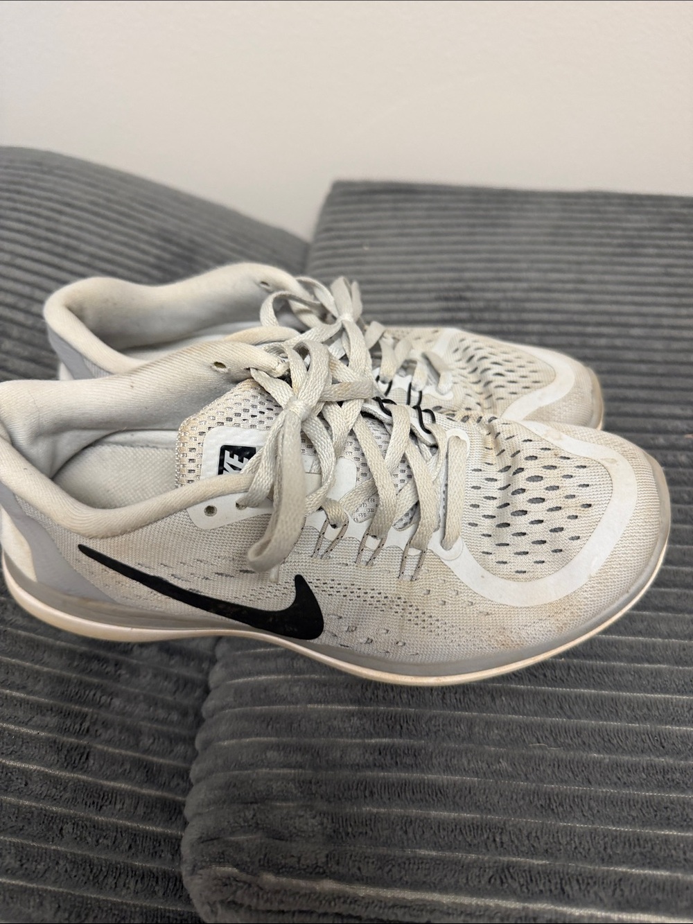Nike Men’s Light Gray and Black Athletic Running Shoes